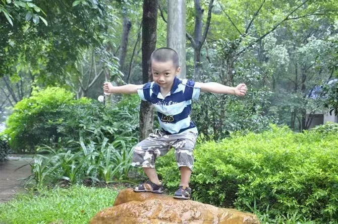 Jierui Liu